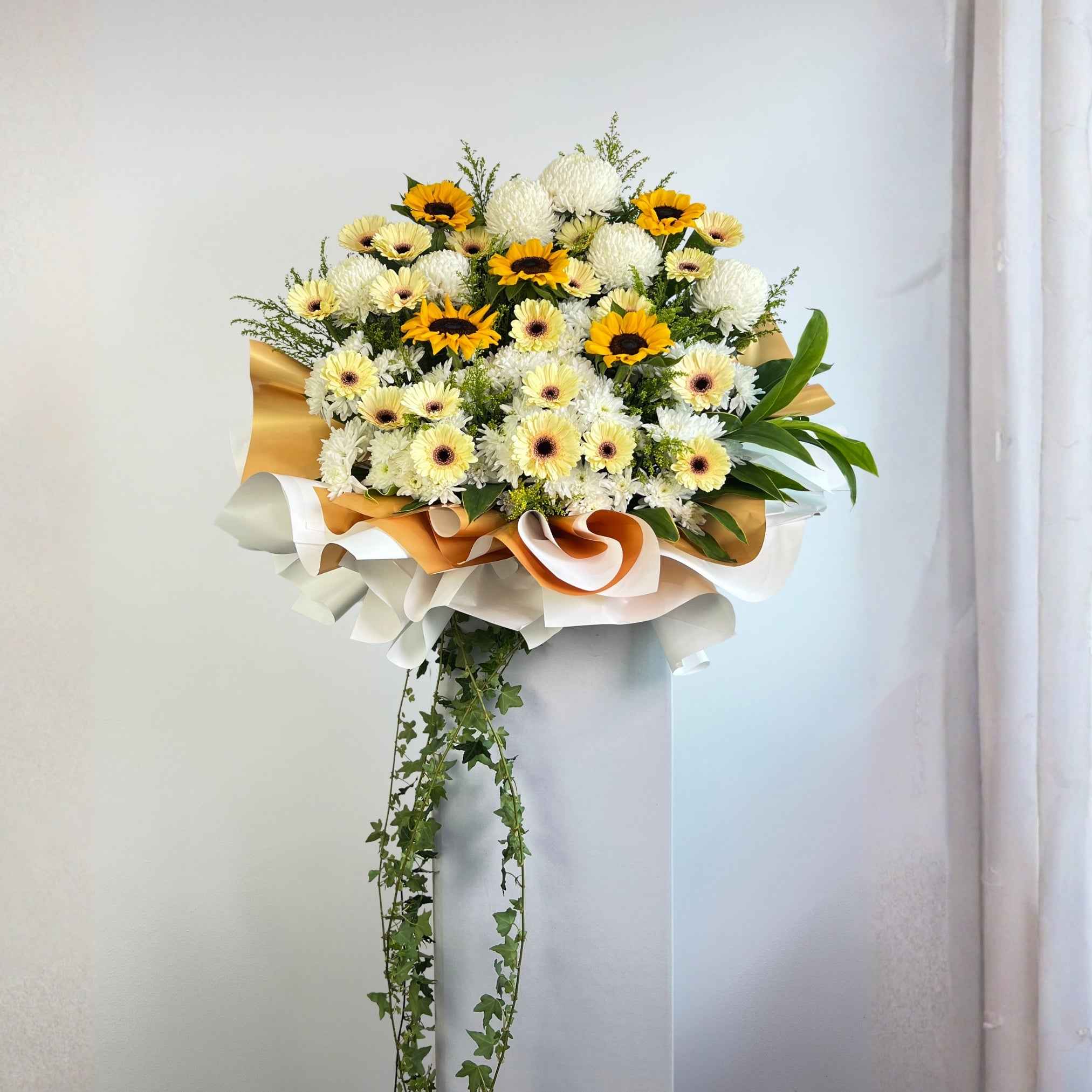 Solari Condolence Flower Stand